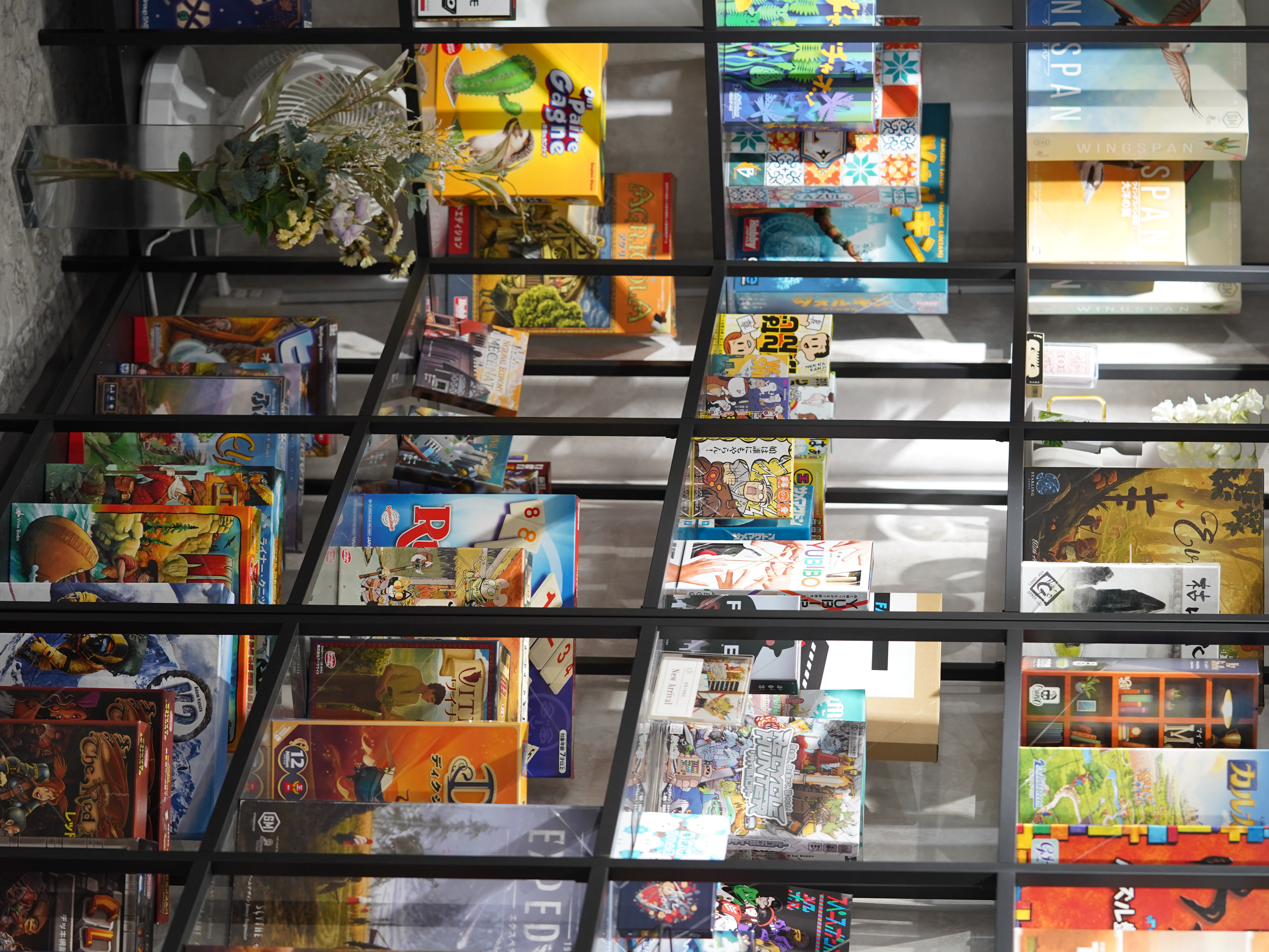 店内には多種多様なボードゲームをご用意しています